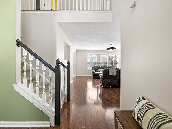 3rd image of 8117 Winterset Cir