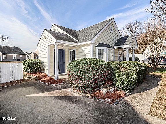 4th image of 4741 Periwinkle Place