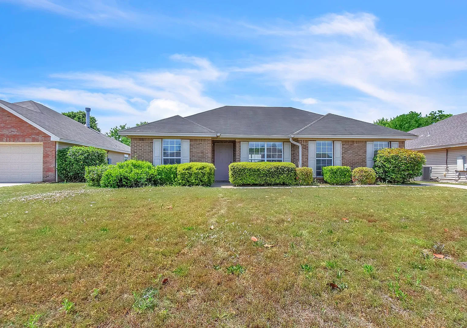 3 bed, 2.0 bath, 1436 sqft, $1,495 — Photo 1