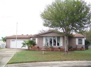 945 Santa Anna Dr, Alamo, TX 78516