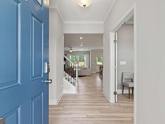 5th image of 300 Canoe Pl