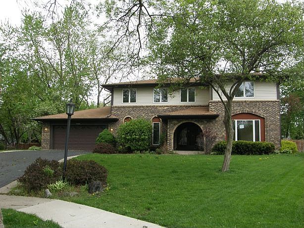 1st image of 326 Branchwood Ct
