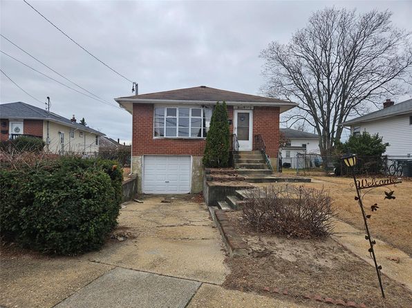 2874 Hempstead Lane, Wantagh, NY 11793