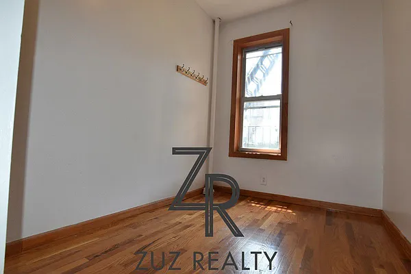 Rented by Zuz Realty | media 4