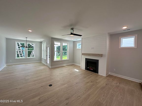 5th image of 4034 Watersail Drive #122