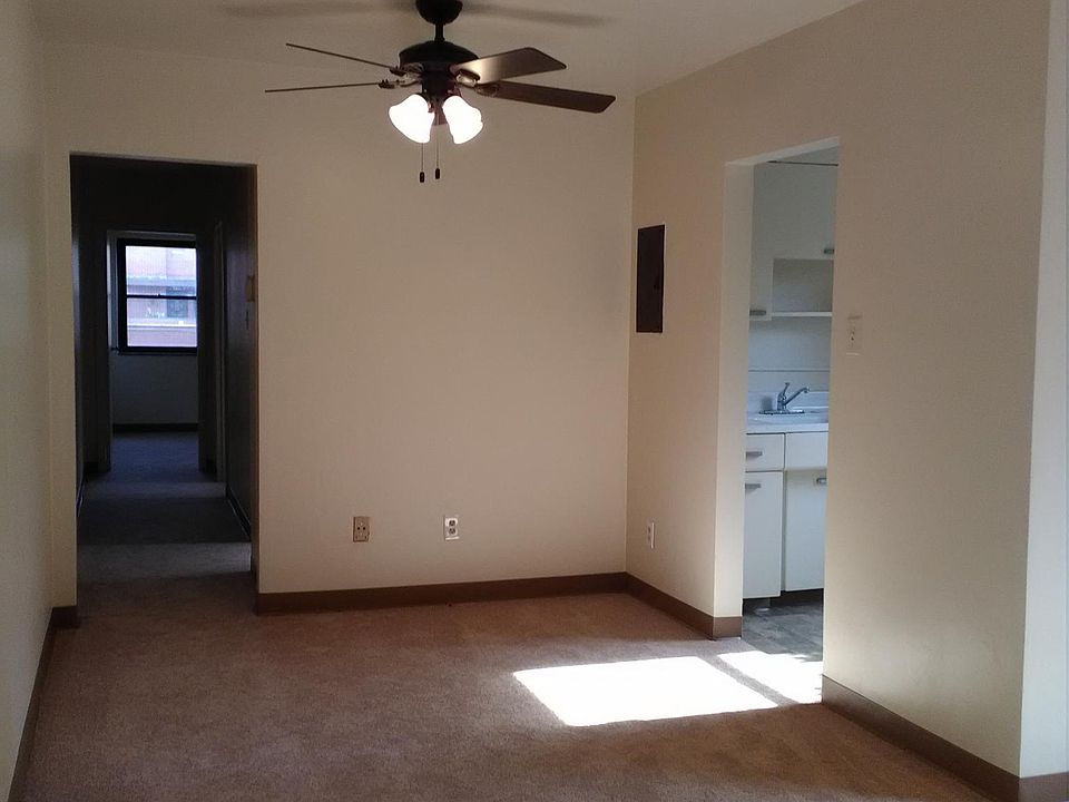 2nd image of 417 Hoodridge Dr APT 10