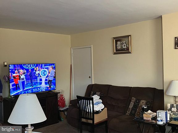 5th image of 7258 Mansfield Ave