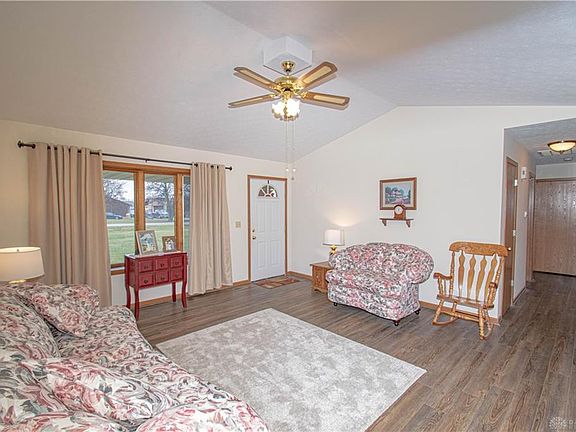 2nd image of 76 Iceland Dr