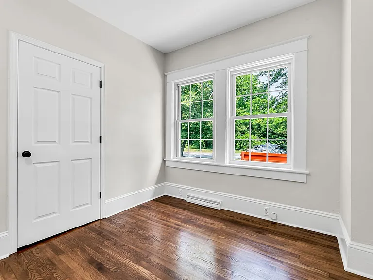 1320 W Friendly Ave — Photo 24