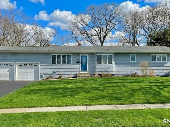 96 Cornflower Dr, Milford, CT 06460