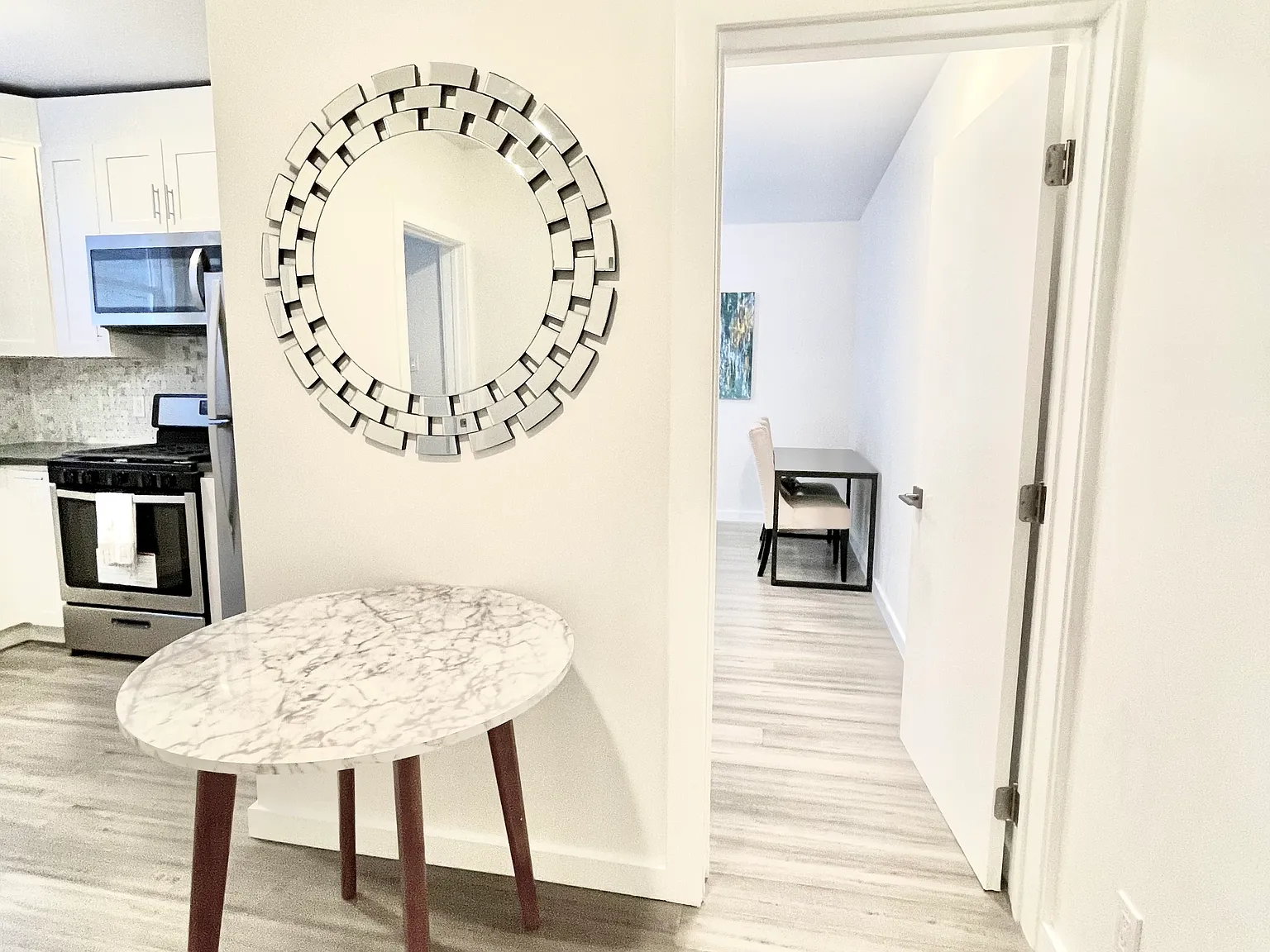 1 bed, 500 sqft, $3,699 — Photo 4