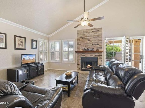 3rd image of 1219 E SILVERWOOD Drive
