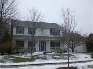 10445 Forestview Dr, Strongsville, OH 44136