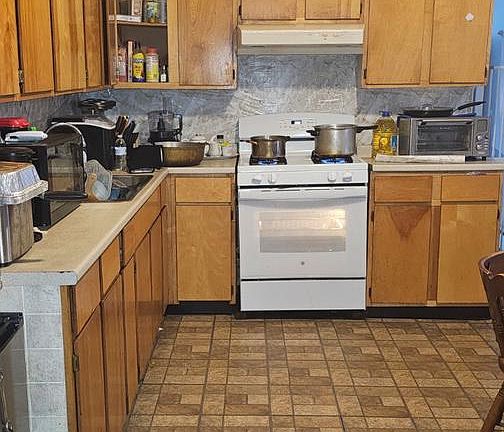 4th image of 348 Adeline St