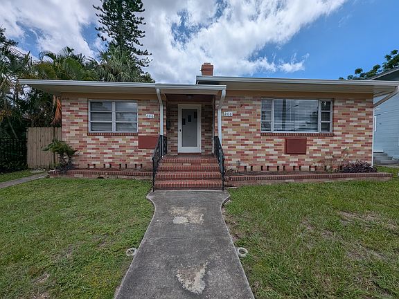 2nd image of 208 12th Ave N Unit 208