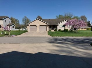 928 N Main St, Effingham, IL 62401