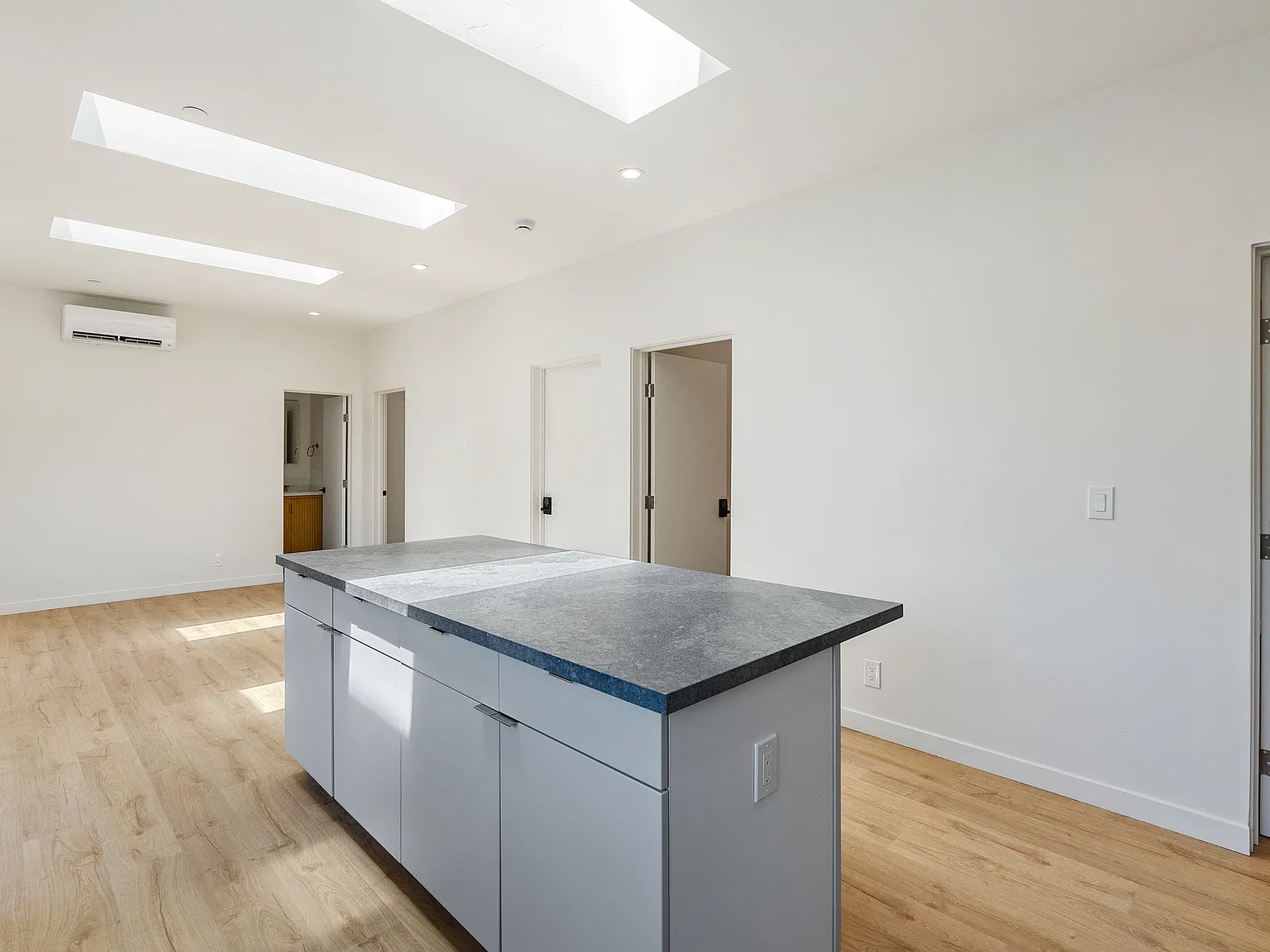 325 Cerro Romauldo Avenue - - — Photo 2