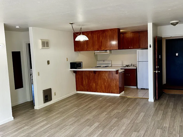 2211 Carleton St #22 — Photo 5