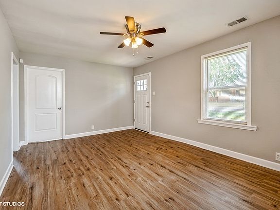 4th image of 9057 Parkside Ave