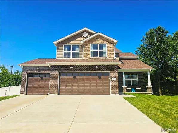 104 Eisenhower Blvd, Troy, IL 62294