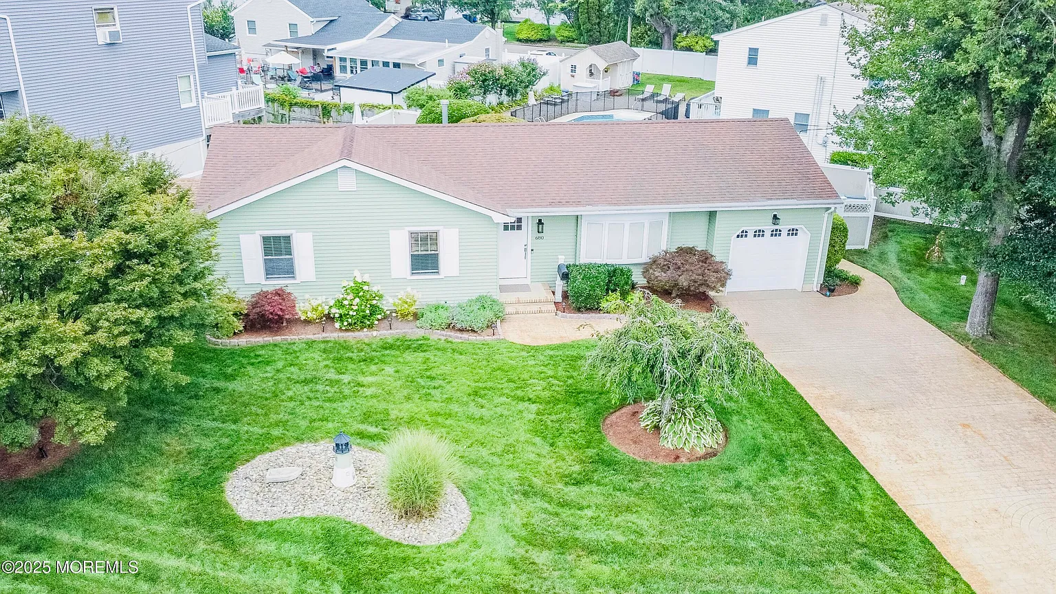 680 Carroll Fox Road photo 1