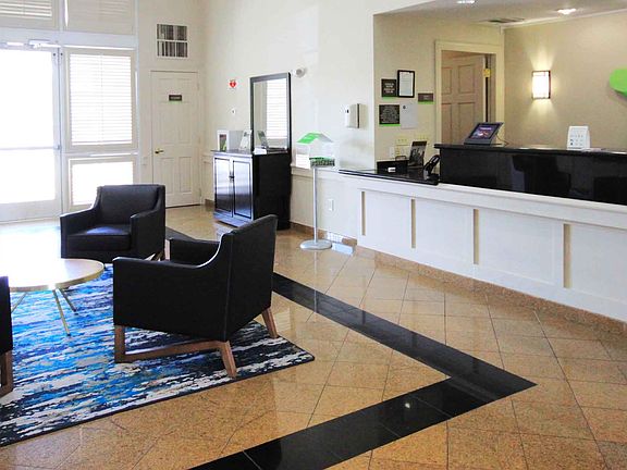 Lobby and Guest Check-in