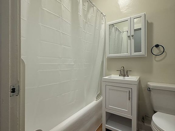 4th image of 3441 W 2nd St APT 315