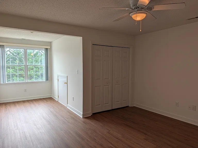 133 Bryant Dr — Photo 4