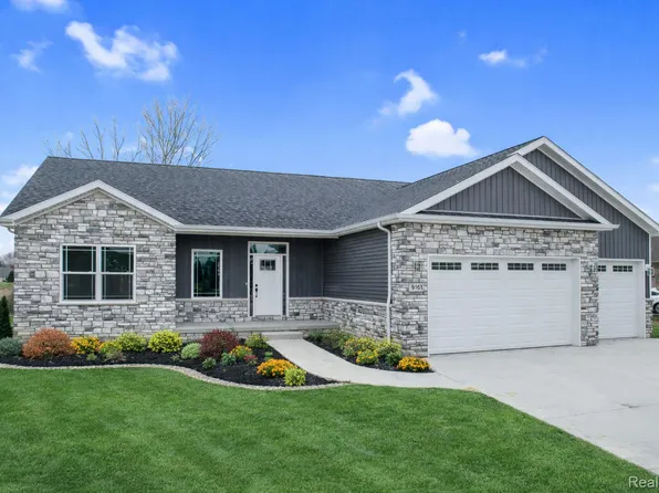 9161 Copper Ridge Dr, Davison, MI 48423