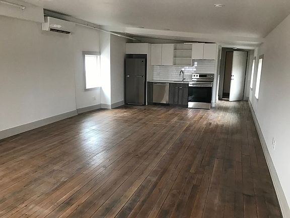 3rd image of 1925 Vine St #4B