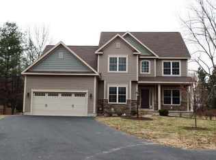 7 Henkes Ln, Latham, NY 12110