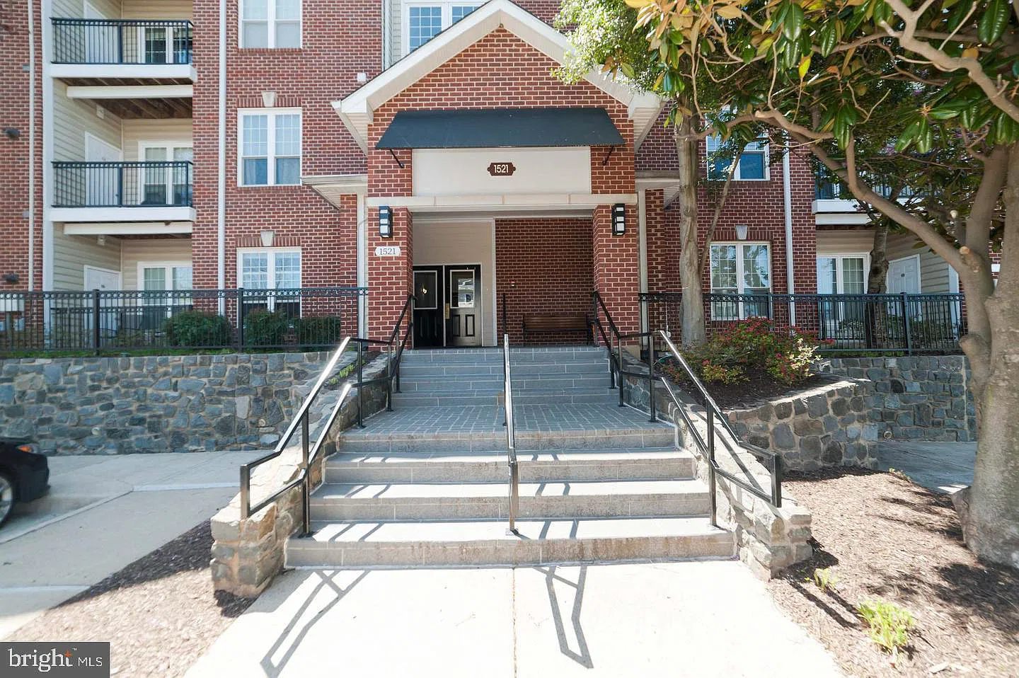 1 bed, 690 sqft, $1,850 — Photo 2