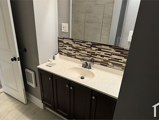 3rd image of 5568 Matthews St #2