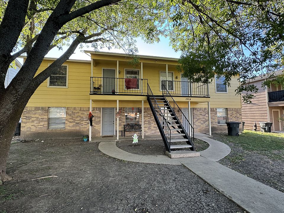1st image of 1904 Cedarhill Dr #D