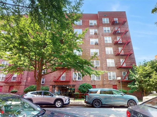 3304 91 St #4M, Jackson Heights, NY 11372