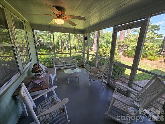 5th image of 181 Williamson St