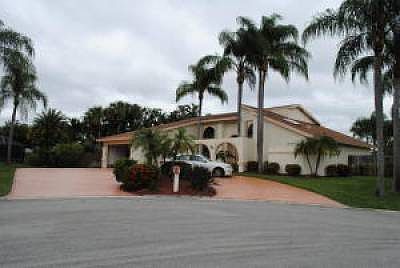 5th image of 4117 Alpinia Court North 1