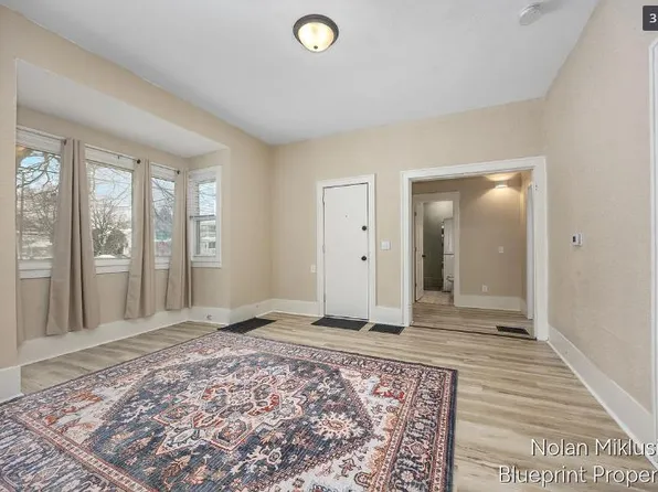 700 Broadway Ave NW APT 1, Grand Rapids, MI 49504