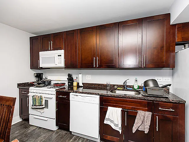2 bed, 1.0 bath, $1,995 — Photo 3