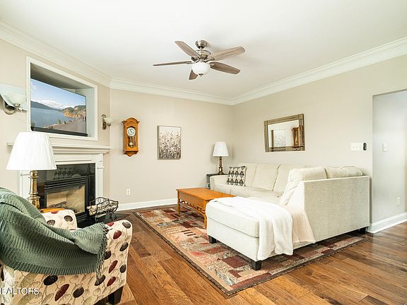 5th image of 574 Granada Dr