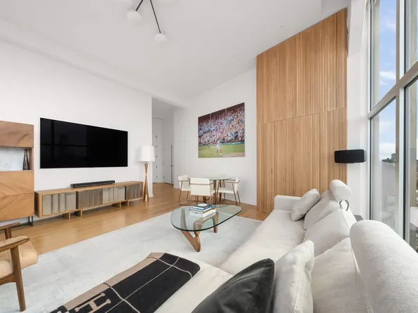 52 East 4th Street image 2 of 19