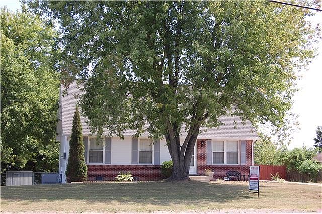 1st image of 435 Cunningham Ln