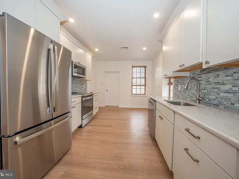 42 N Waterloo Rd #38 — Photo 9