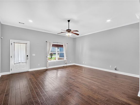 4th image of 2113 Rockledge Cir