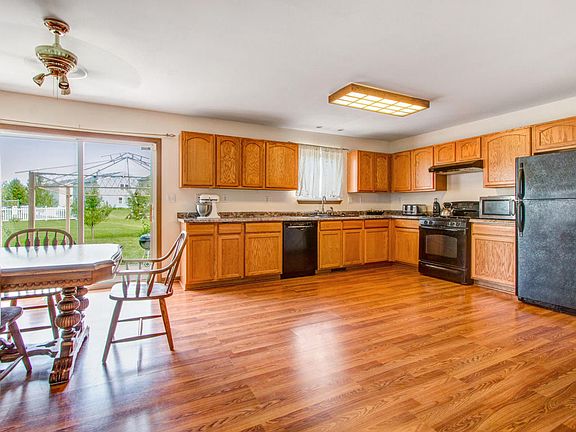 4th image of 1031 N Hearthstone St