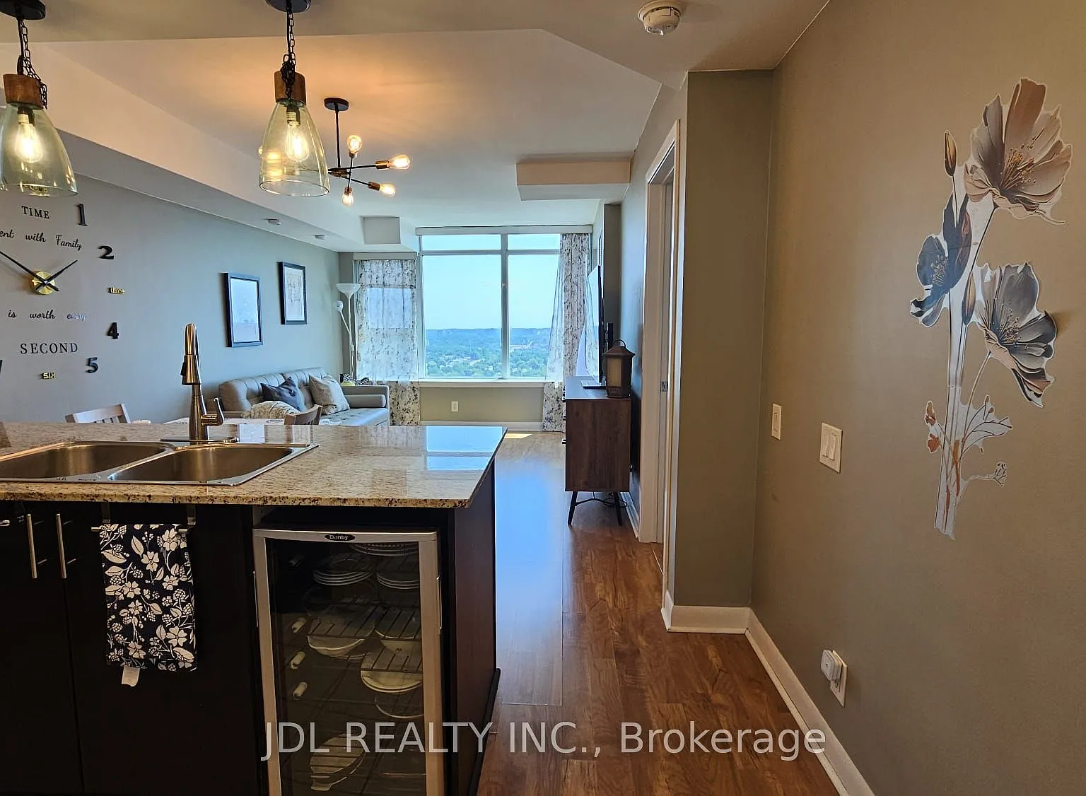 2 bed, $2,500 — Photo 3