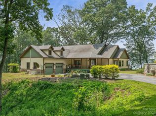 221 Lookout Point, Clyde, NC 28721