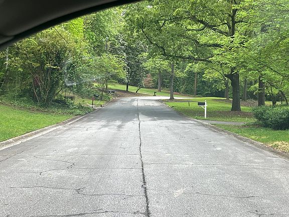 4th image of 2284 Sussex Ct