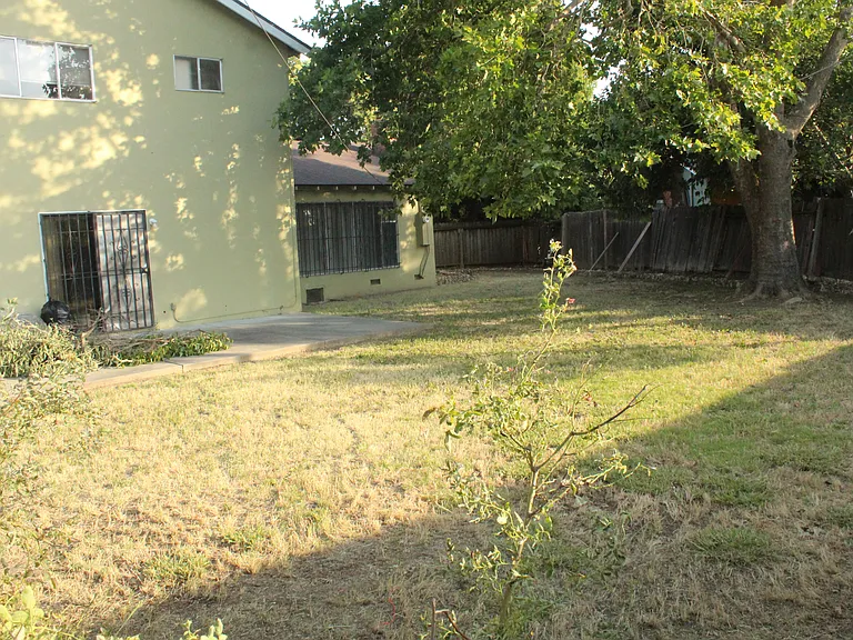 7706 East Pkwy — Photo 36