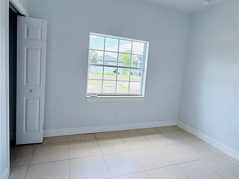 3465 Everglades Blvd N — Photo 15